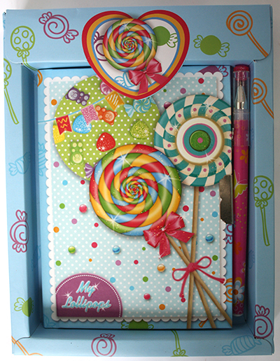 Фото - Блокнот дитячий на замочку в подар.коробочці з ручкою 150x110mm, 70g, 56 л, льодяники 42994